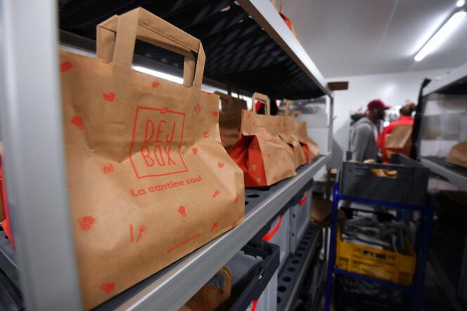 Dans une cuisine de Dejbox, service de livraison de repas pour les salariés dans les entreprises.