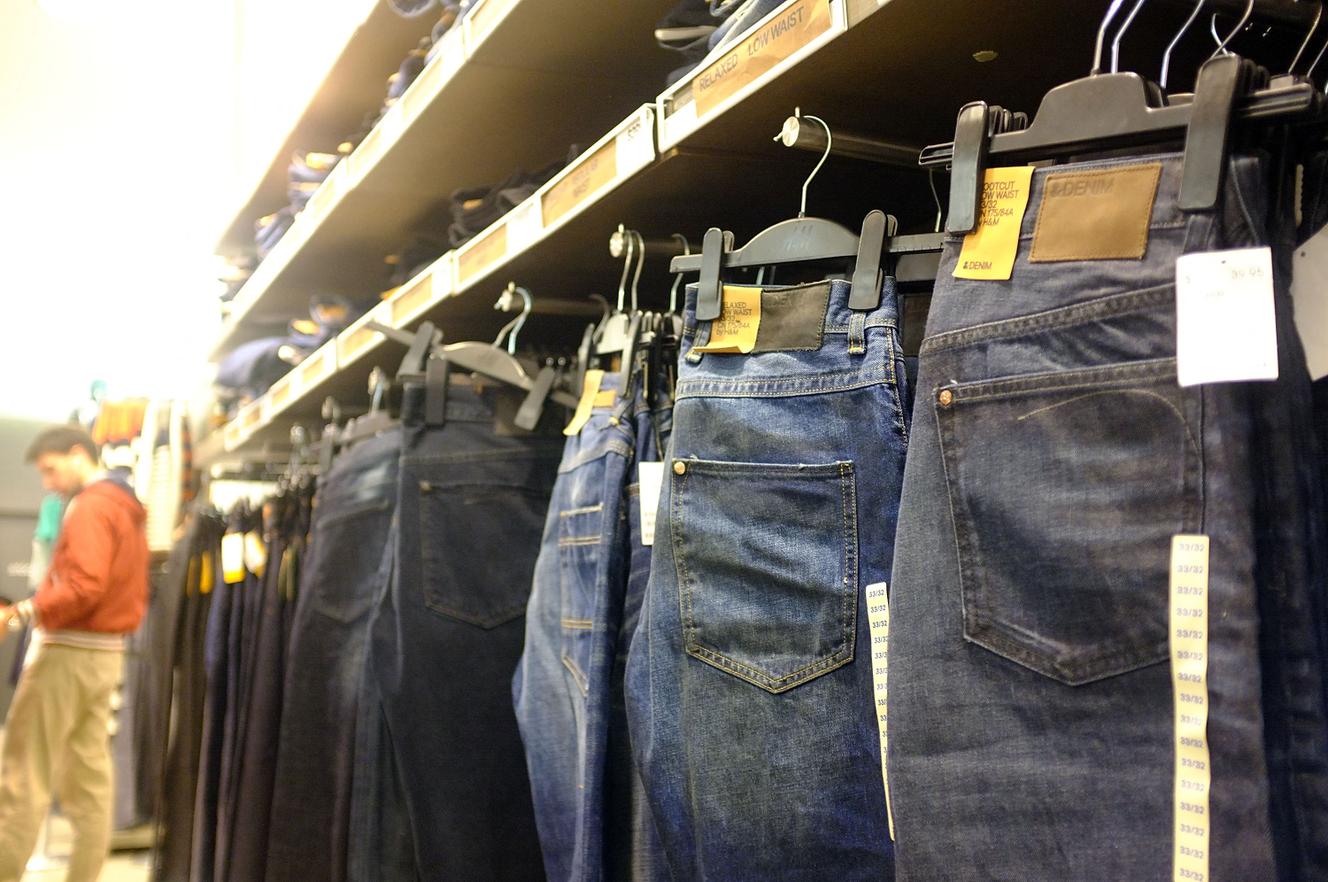 Dans le Nord, la promesse d’une usine de confection de jeans bon marché