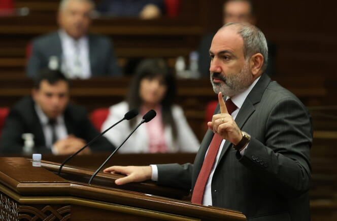 Nikol Pachinian est premier ministre par intérim depuis sa démission, le 25 avril, pour permettre la tenue d’élections législatives anticipées le 20 juin.