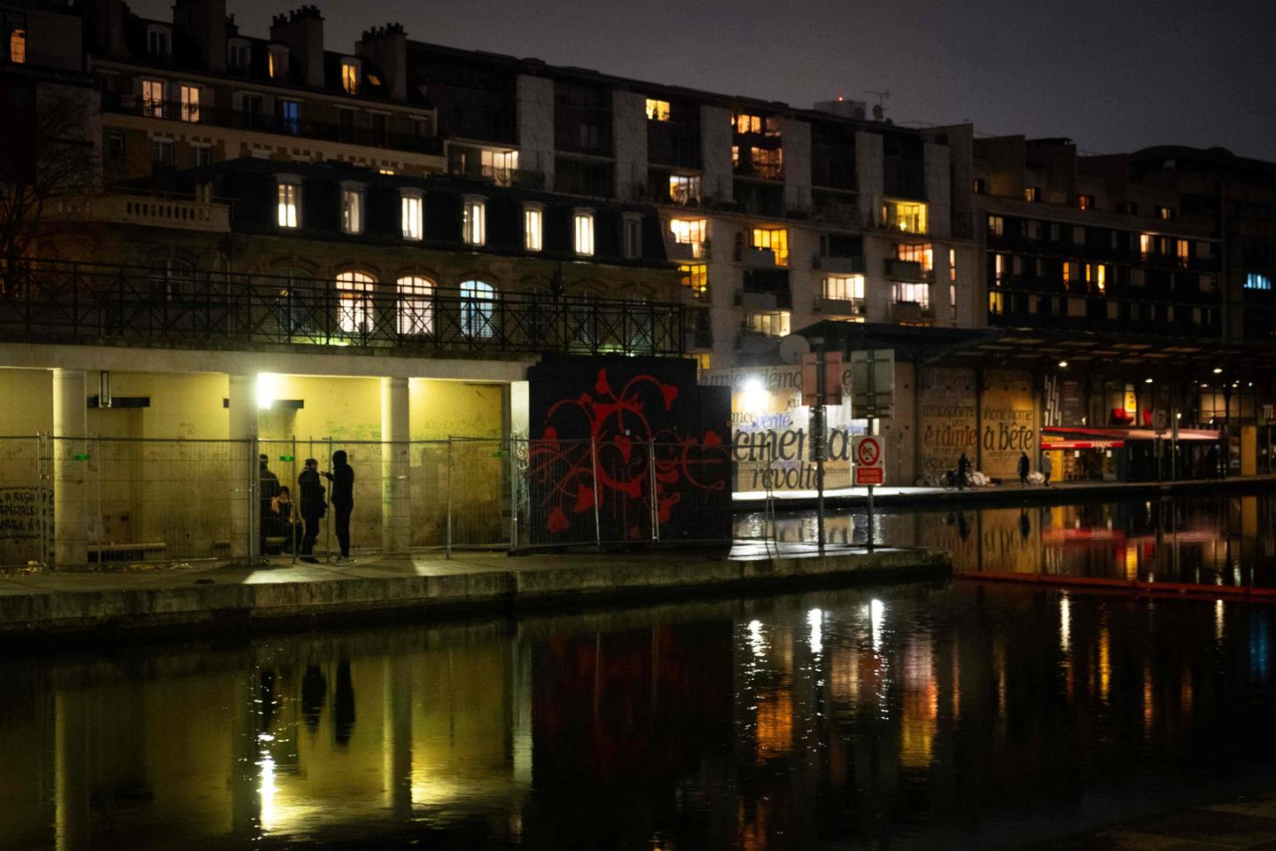 A Paris, un jardin public ouvert la nuit pour les consommateurs de crack