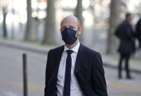LREM's general delegate Stanislas Guerini arrives for a meeting of political parties on Covid-19 response with French Prime Minister Jean Castex, in Paris on October 21, 2020. (Photo by Ludovic MARIN / AFP)