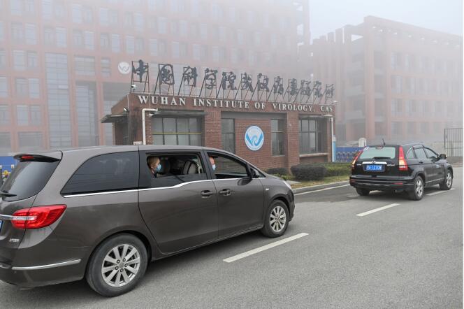 WHO-experts bezoeken op 3 februari 2021 het Institute of Virology in Wuhan, China.