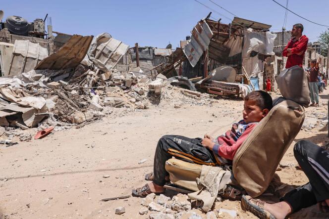 Après des bombardements dans la ville de Rafah, dans la bande de Gaza, le 16 mai 2021.