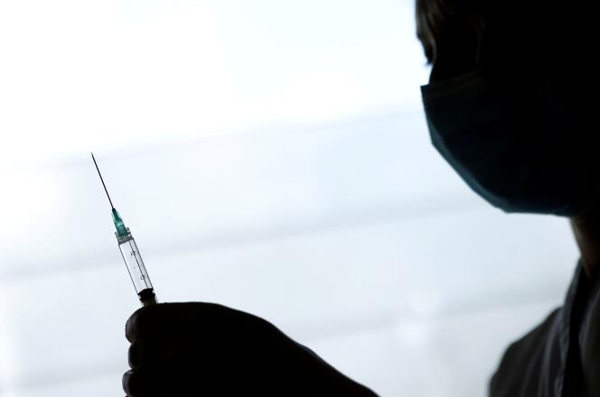 Une dose du vaccin Pfizer-BioNTech contre le Covid-19, au centre de vaccination de l’hôpital Confluent de Nantes (Loire-Atlantique), le 18 mars 2021.