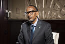 Paul Kagame, l'actuel président du Rwanda, photographié lors d'une interview avec Le Monde, à l'hôtel Peninsula, dans le 16e arrondissement de Paris. Paul Kagame est un homme politique rwandais et un ancien chef militaire. Il est le président du Rwanda depuis 2000. Il commandait auparavant le Front patriotique rwandais (FPR), une force rebelle basée en Ouganda qui a envahi le Rwanda en 1990 et a été l'une des parties au conflit pendant la guerre civile rwandaise et le génocide rwandais. Il est considéré par de nombreux observateurs comme un dictateur. Photo © Ed Alcock / M.Y.O.P. 17/5/2021 Paul Kagame, the current president of Rwanda, photographed during an interview with Le Monde, at the Hotel Peninsula, in the 16th arrondissement in Paris. Paul Kagame is a Rwandan politician and former military leader. He has been the president of Rwanda since 2000. He previously commanded the Rwandan Patriotic Front (RPF), a Uganda-based rebel force which invaded Rwanda in 1990 and was one of the parties of the conflict during the Rwandan Civil War and the Rwandan genocide. He is considered by many observers to be a dictator. Photo © Ed Alcock / M.Y.O.P. 17/5/2021