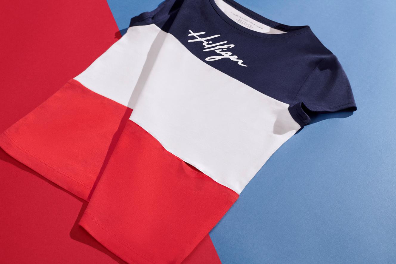 T-shirt adapté pour les personnes munies de sondes alimentaires.