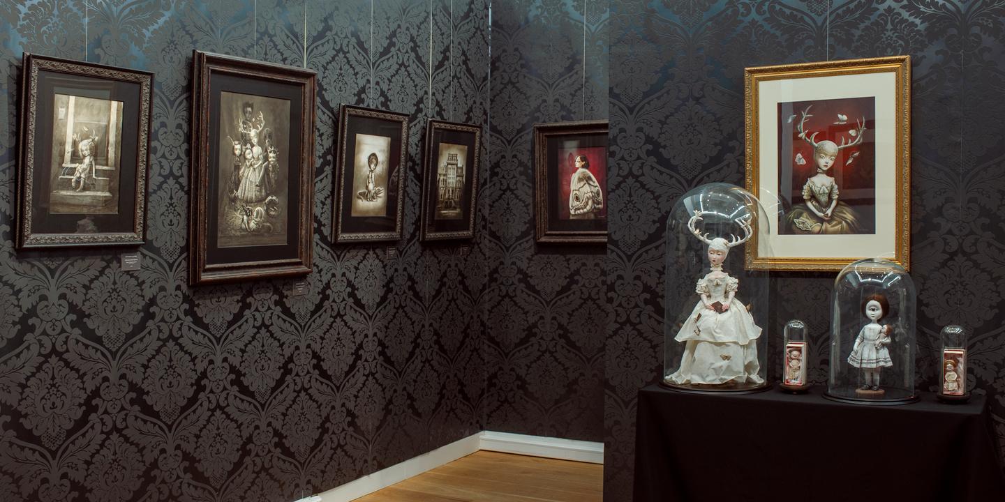 Benjamin Lacombe expose son bestiaire allégorique