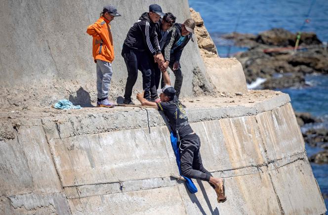 Migrants A Ceuta L Espagne Accuse Le Maroc D Agression Et De Chantage