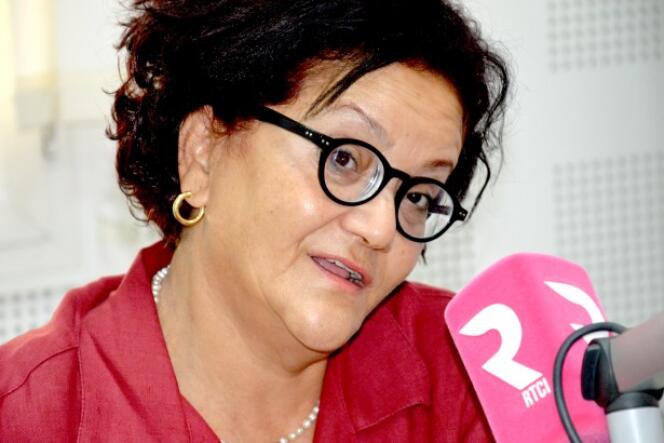 Zeyneb Farhat au micro de Radio Tunis chaîne internationale, en octobre 2016.