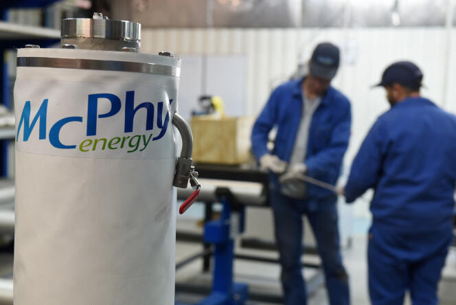 Au siège de la PME McPhy, spécialisée dans les équipements de production et de distribution d’hydrogène propre, à La Motte-Fanjas (Drôme), le 6 novembre 2015.