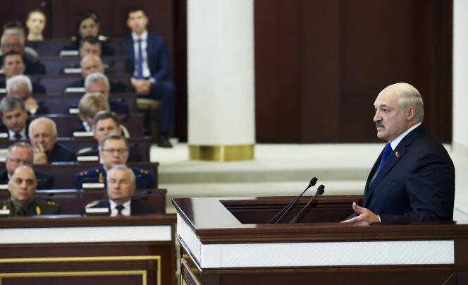 Le président biélorusse Alexandre Loukachenko lors d’un discours au Parlement, à Minsk le 26 mai 2021.