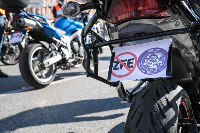Manifestation de la Fédération française des motards en colère contre les zones à faibles émissions, à Toulouse, le 17 octobre 2020.