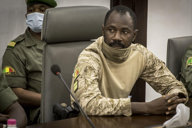 Le colonel Assimi Goïta lors d’une réunion à Bamako, le 22 août 2020.