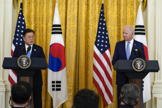 Rencontre entre les présidents américain, Joe Biden, et sud-coréen, Moon Jae-in, à la Maison Blanche, à Washington, le  21 mai 2021.