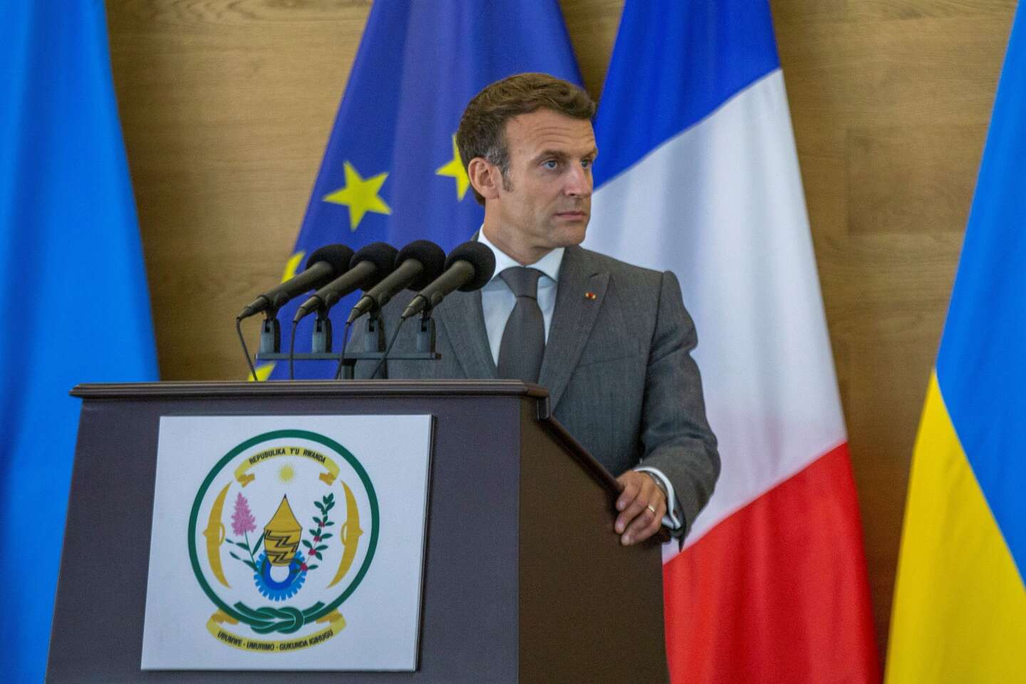 Génocide au Rwanda : Emmanuel Macron assume ses déclarations de 2021, quand il avait reconnu les « responsabilités » de la France
