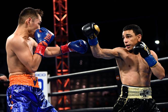 Le Français Nordine Oubaali (à droite) face au boxeur philippin Nonito Donaire, le 29 mai à Carson en Californie.