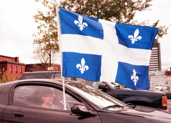 Un drapeau du Québec, à Montréal, en 1995.