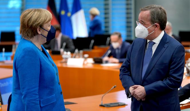 German Chancellor Angela Merkel and CDU-CSU candidate for the next legislative elections, Armin Laschet, in Berlin on May 31, 2021 during the German-French council, organized by videoconference.