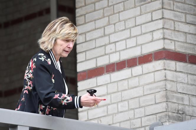 Michèle Marchand rend visite au couple Macron, au Touquet (Pas-de-Calais), le 22 avril 2017, la veille du premier tour de l’élection présidentielle.