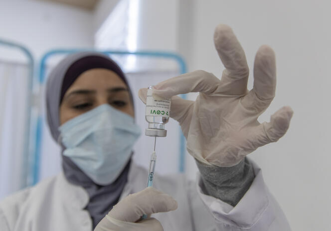 Vaccination au moyen de l’AstraZeneca, à Ramallah, le 6 juin.