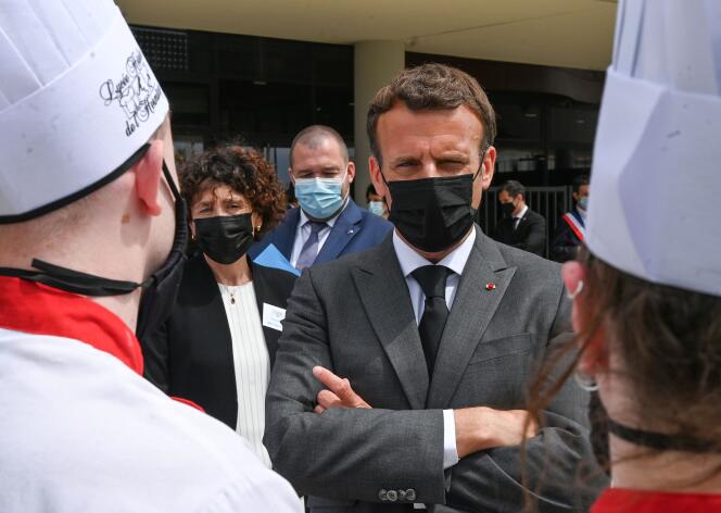 Le président de la République Emmanuel Macron lors de son déplacement dans la commune de Tain-l'Hermitage (Drôme), le 8 juin 2021.