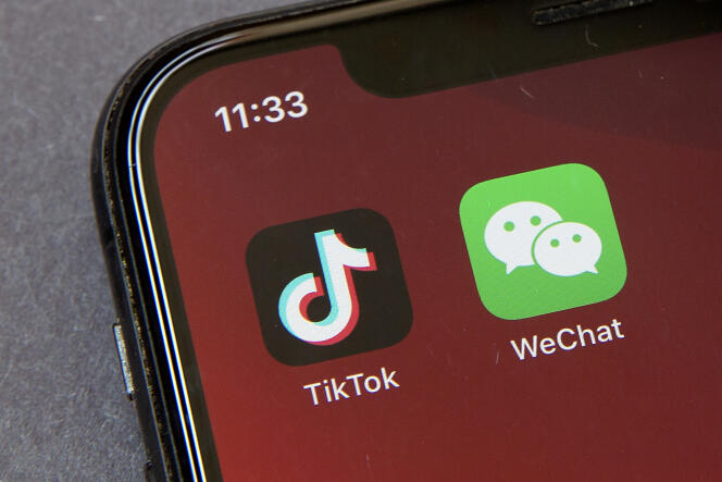 Les applications TikTok et WeChat sur l’écran d’un smartphone à Pékin, en Chine, le 7 août 2020.