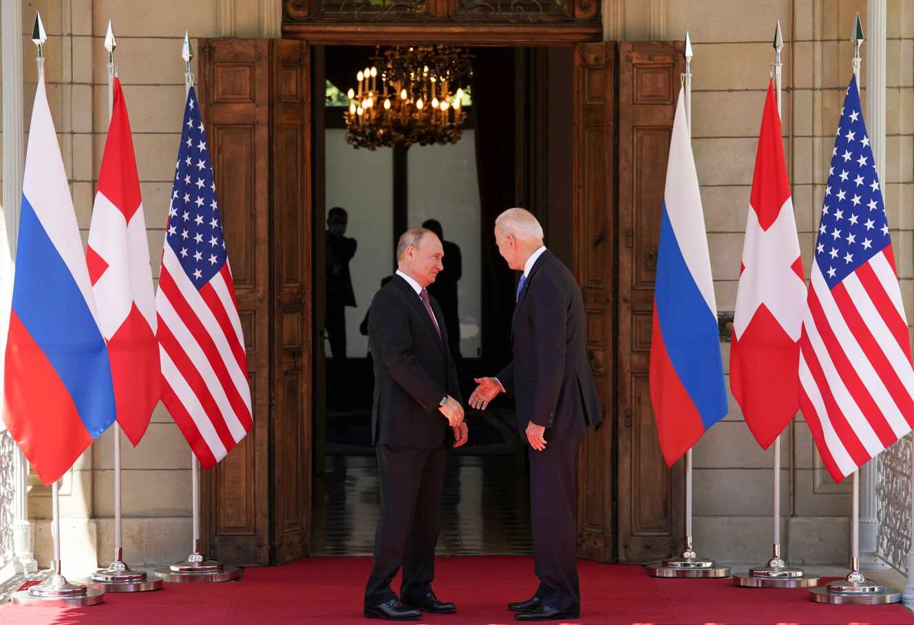 A Genève, Joe Biden et Vladimir Poutine entament un dialogue stratégique à pas comptés