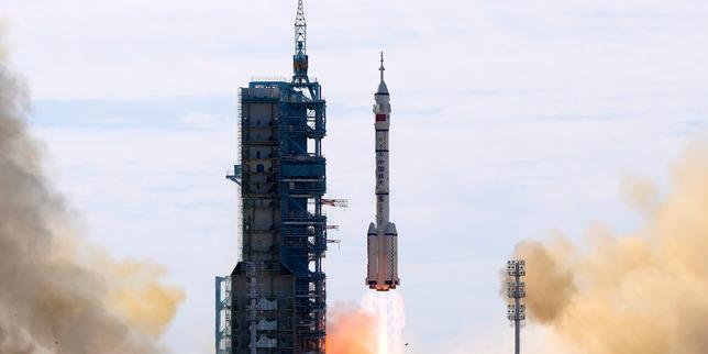 La Chine a envoyé trois de ses astronautes vers sa station spatiale