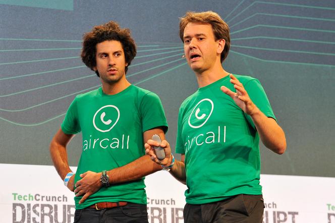 Jonathan Anguelov, à gauche sur la photo, cofondateur d’Aircall, lors d’une réunion de la start-up, le 21 septembre 2015, à San Francisco.