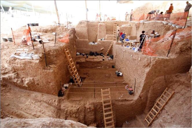 Le chantier de fouille à Nesher Ramla (Israël), où des éléments fossiles attribués à un individu du genre « Homo » ont été découverts.
