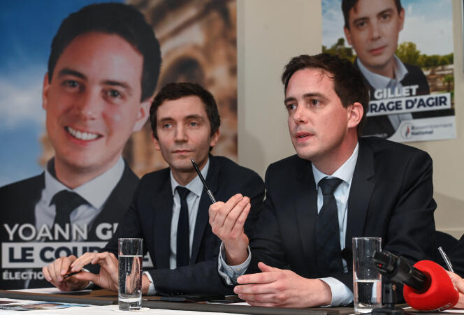 Yoann Gillet (à droite), candidat aux élections départementales à Nîmes pour le Rassemblement national (RN), à Nîmes, en février 2020.