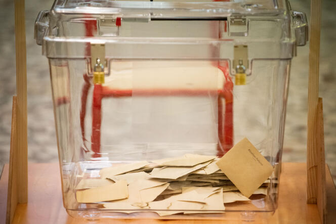 Un bureau de vote au second tour des élections régionales, dans le 10e arrondissement de Paris, le 27 juin 2021.