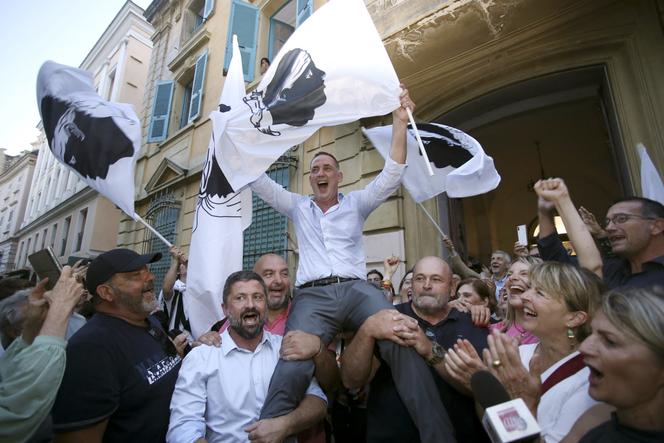 Magliette outlet casapound amazon