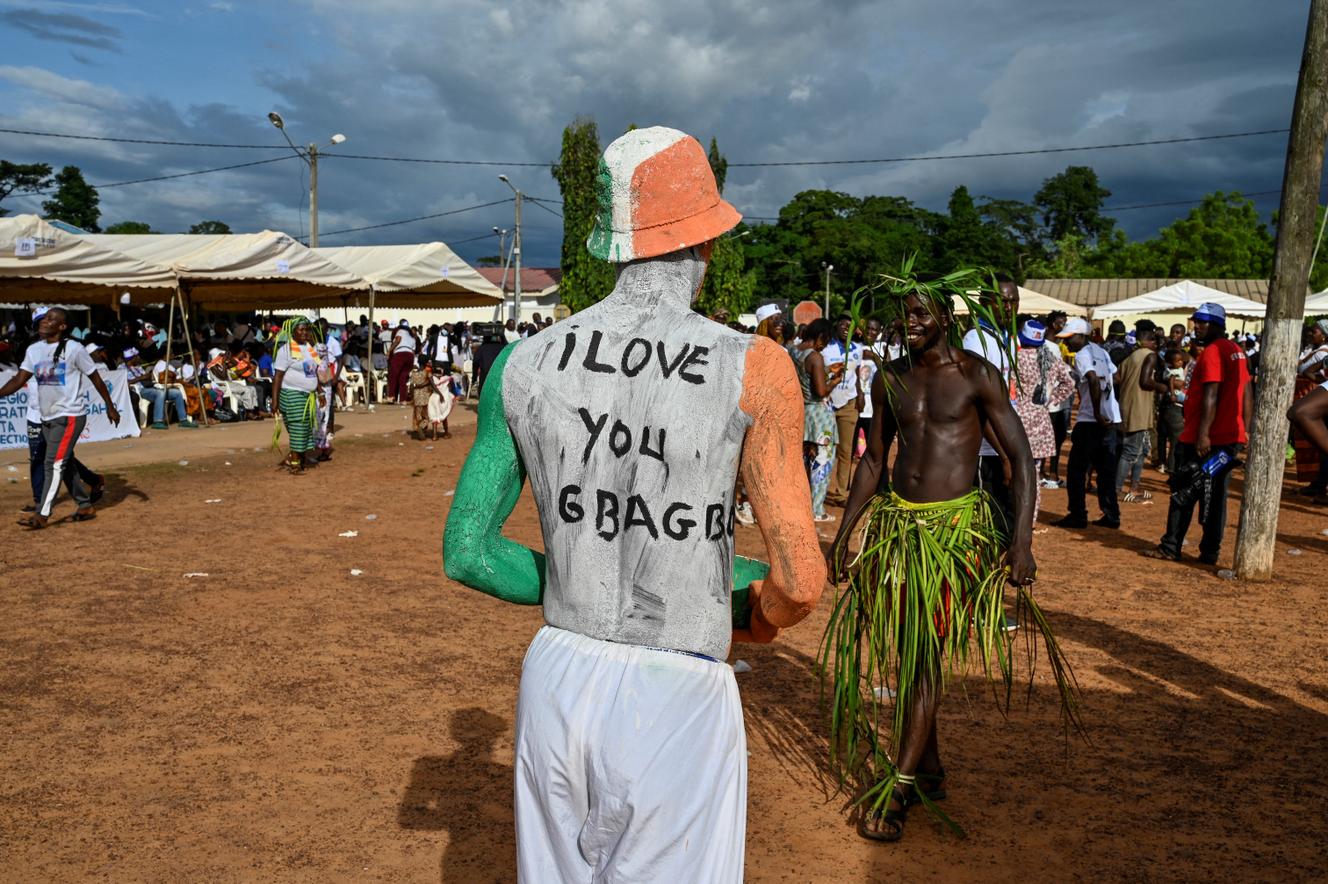 Partidarios del expresidente marfileño Laurent Gbagbo en Mama, en el centro-oeste de Costa de Marfil, el 27 de junio de 2021.