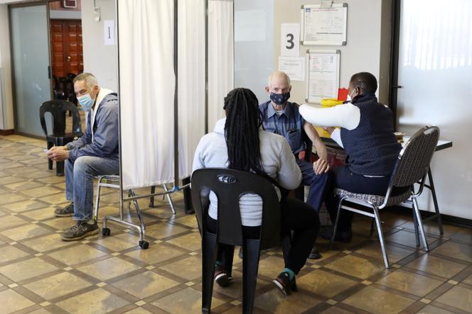 Vaccination dans la petite ville de Meyerton, au sud de Johannesburg, le 23 juin 2021.