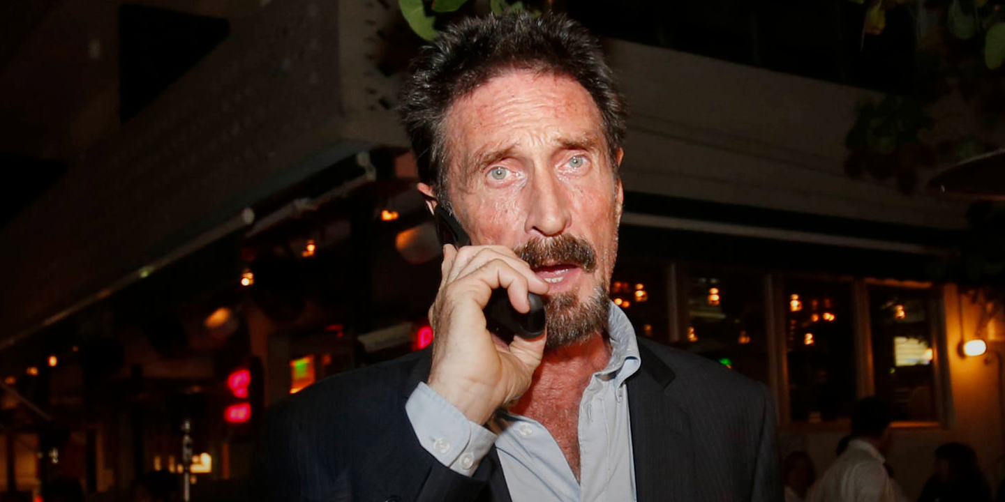Podcast. Pionnier de l'antivirus, malfaiteur en cavale et star d'Internet : la vie tumultueuse de John McAfee - Vimarsana News