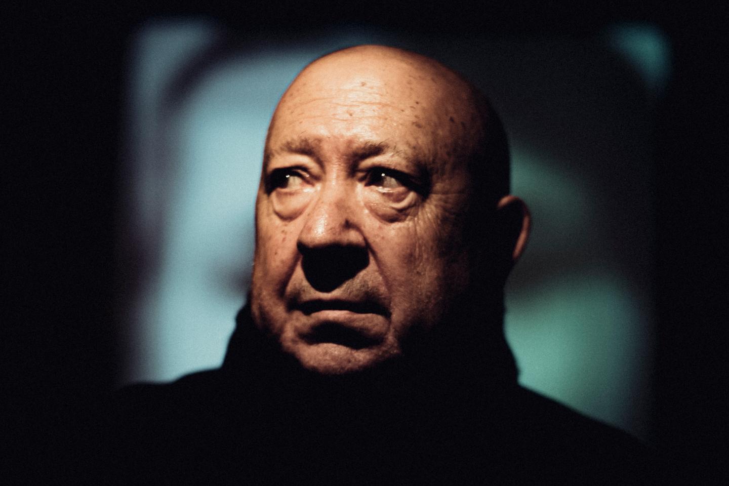 小物入れ christian boltanski \"la mort pour rire\" 87536.HR_.jpg?w=1199