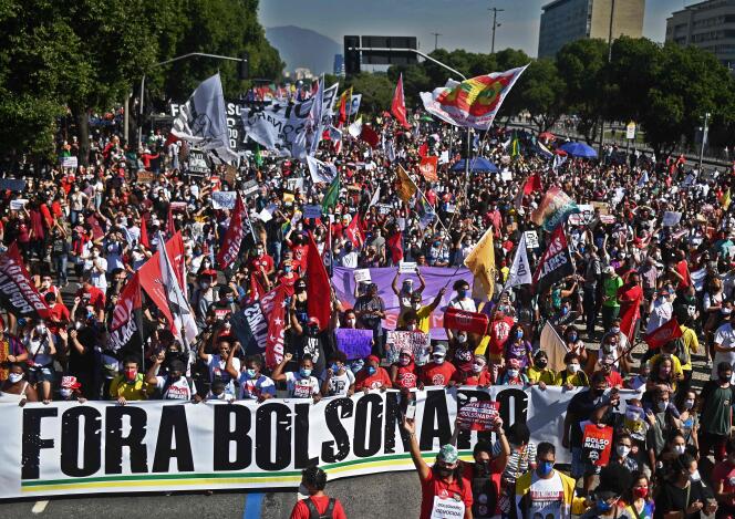 Manifestation contre la gestion de la crise sanitaire par le président Bolsonaro, à Rio de Janeiro (Brésil), le 3 juillet 2021.