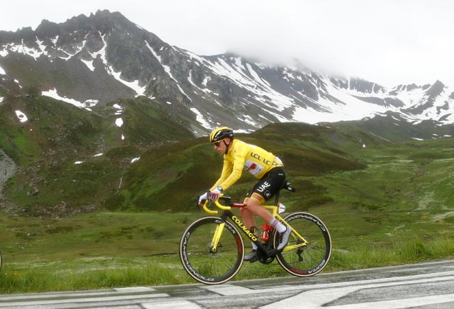 Tour De France 2021 Tadej Pogacar Un Pro Qui Roule Avec Des Cadets