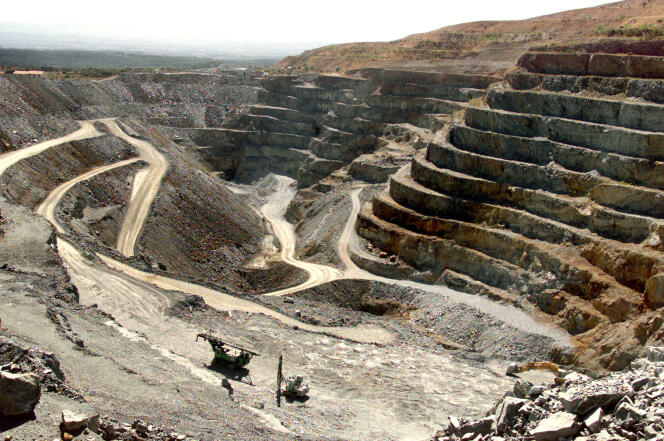 La mine d’or à ciel ouvert de Salsigne, dans l'Aude, en 2000.