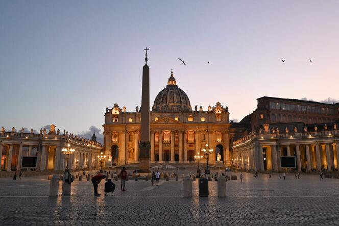 Sint-Pietersplein, voor het Vaticaan, Rome, 4 juli 2021.