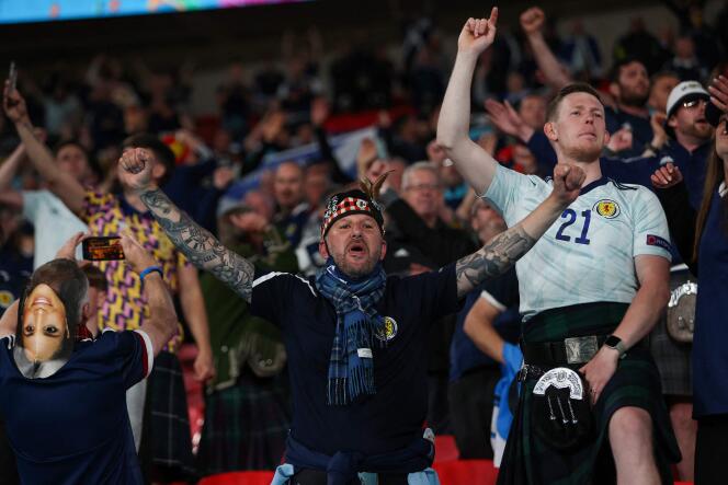 Des supporteurs écossais lors du match entre l’Angleterre et l’Ecosse, au stade Wembley, à Londres, le 18 juin 2021.