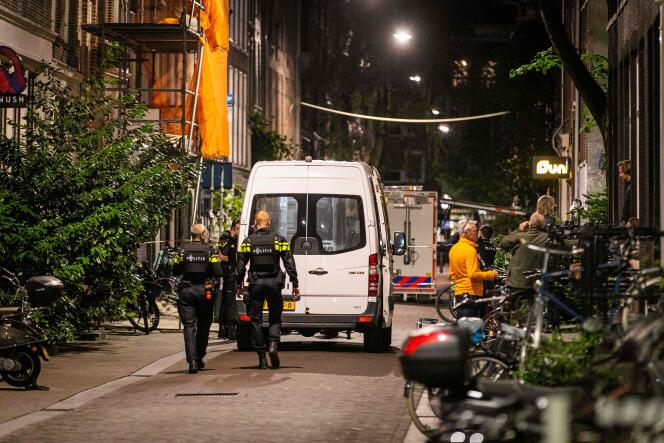 Le journaliste Peter R. de Vries s’est fait tirer dessus dans une rue du centre-ville d’Amsterdam, aux Pays-Bas, mardi 6 juillet 2021.