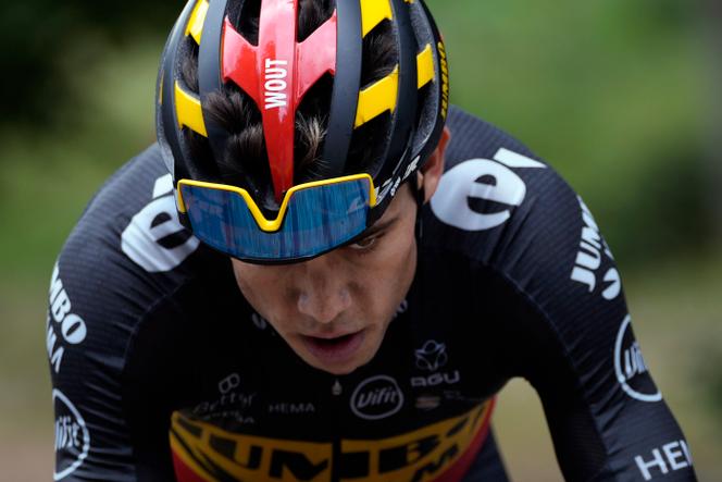 Wout van Aert, au cours de l’ascension du mont Ventoux, lors de la 11e étape du Tour de France, mercredi 7 juillet.