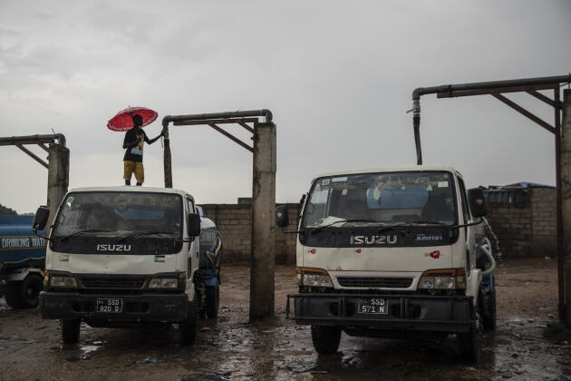Des entreprises, majoritairement érythréennes, purifient l’eau du Nil avant de la revendre aux camions-citernes dans une douzaine de stations à Juba, le 29 juin 2021.