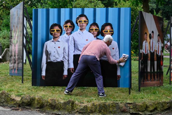Exposition du photographe Stéphan Gladieu sur la Corée du Nord, le 4 juillet 2021, aux Rencontres d’Arles.