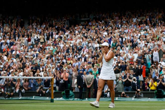 Ashleigh Barty juste après sa victoire à Wimbledon face à la Tchèque Karolina Pliskova, le samedi 10 juillet 2021.