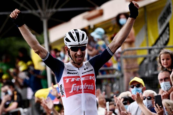 Nederlander Bac Mollema (Trek Secafredo) op 10 juli tijdens zijn overwinning in de 14e ronde van de Tour de France tussen Carcassonne en Quilon (Ad).