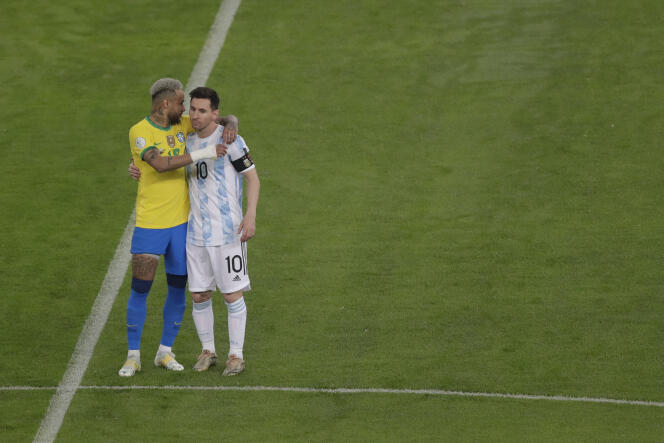 Neymar et Messi, à l’issue de la finale de la Copa America remportée par l’Argentine, le 10 juillet.