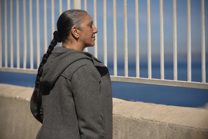 Nora (Halima Benhamed) dans « Bonne Mère », d’Hafsia Herzi.